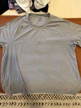 RHONE Men’s Light Gray Short-Sleeve Crew Performance Tee